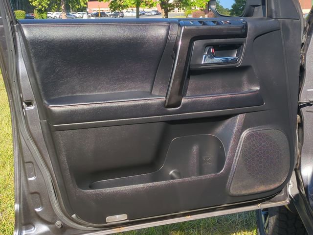 Used 2022 Toyota 4Runner TRD Off-Road AWD/4WD image 19