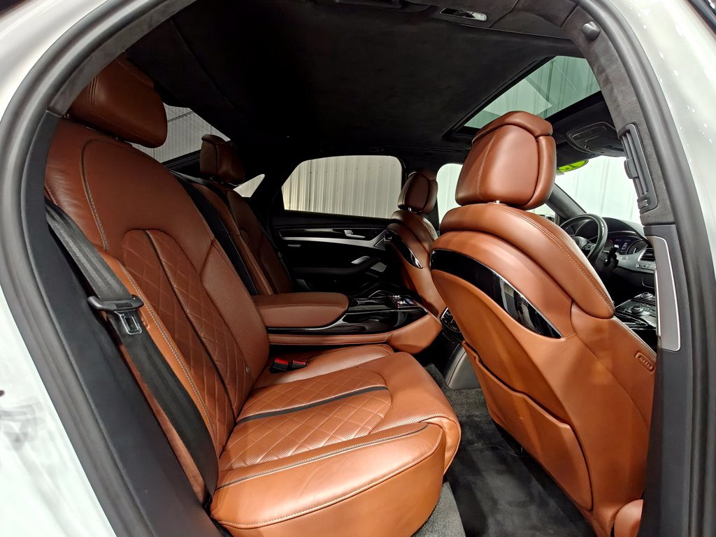 Used 2015 Audi S8 AWD/4WD image 26