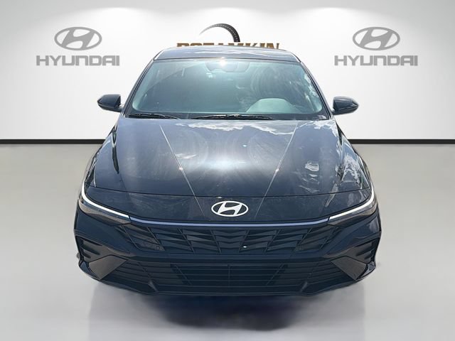 New 2026 Hyundai Elantra SE FWD image 2