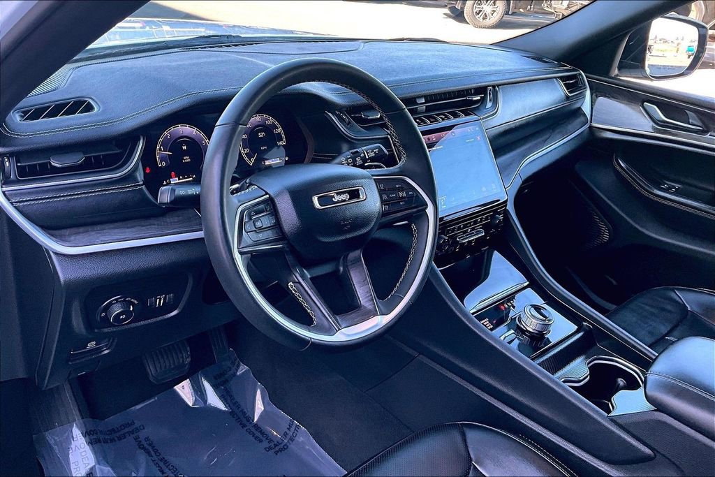 Used 2024 Jeep Grand Cherokee L Limited w/ Luxury Tech Group II image 14