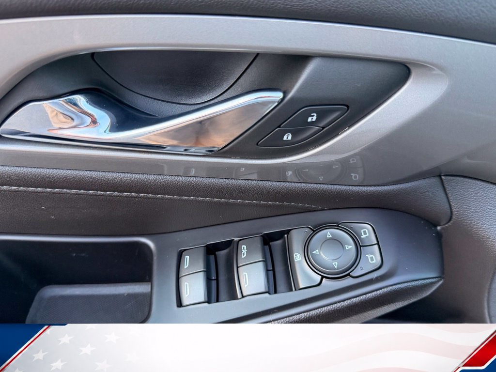 Used 2023 Chevrolet Traverse LT FWD image 14