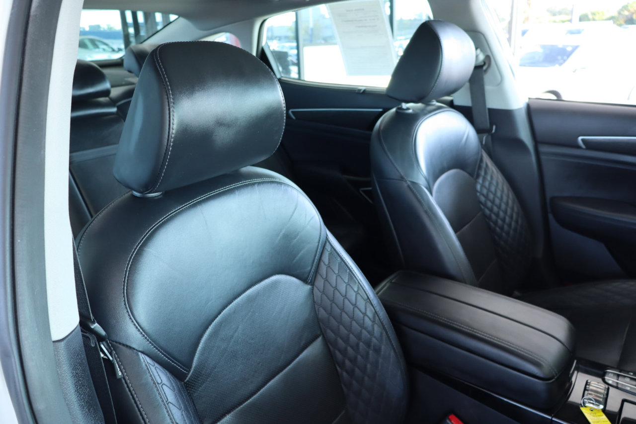 Used 2018 Kia Cadenza Limited image 39