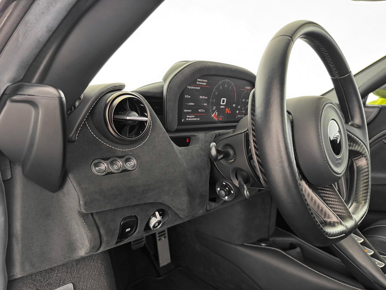 Used 2022 McLaren 720S Performance image 17