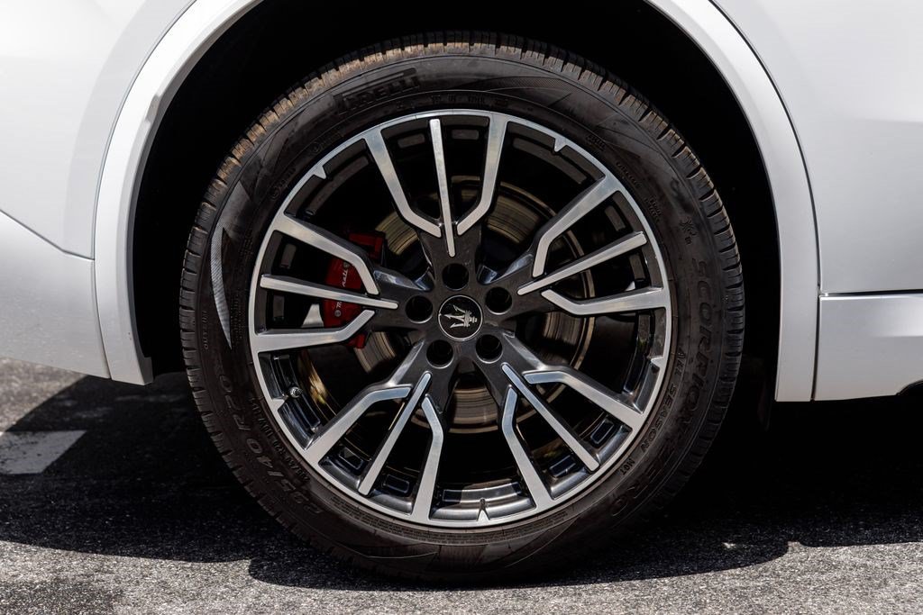 Certified 2023 Maserati Grecale Modena AWD/4WD image 36