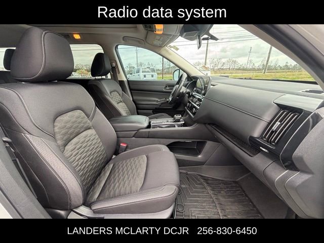 Used 2023 Nissan Pathfinder SV w/ SV Premium Package image 10