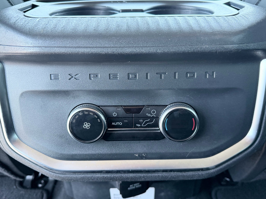 Used 2025 Ford Expedition Active AWD/4WD image 31