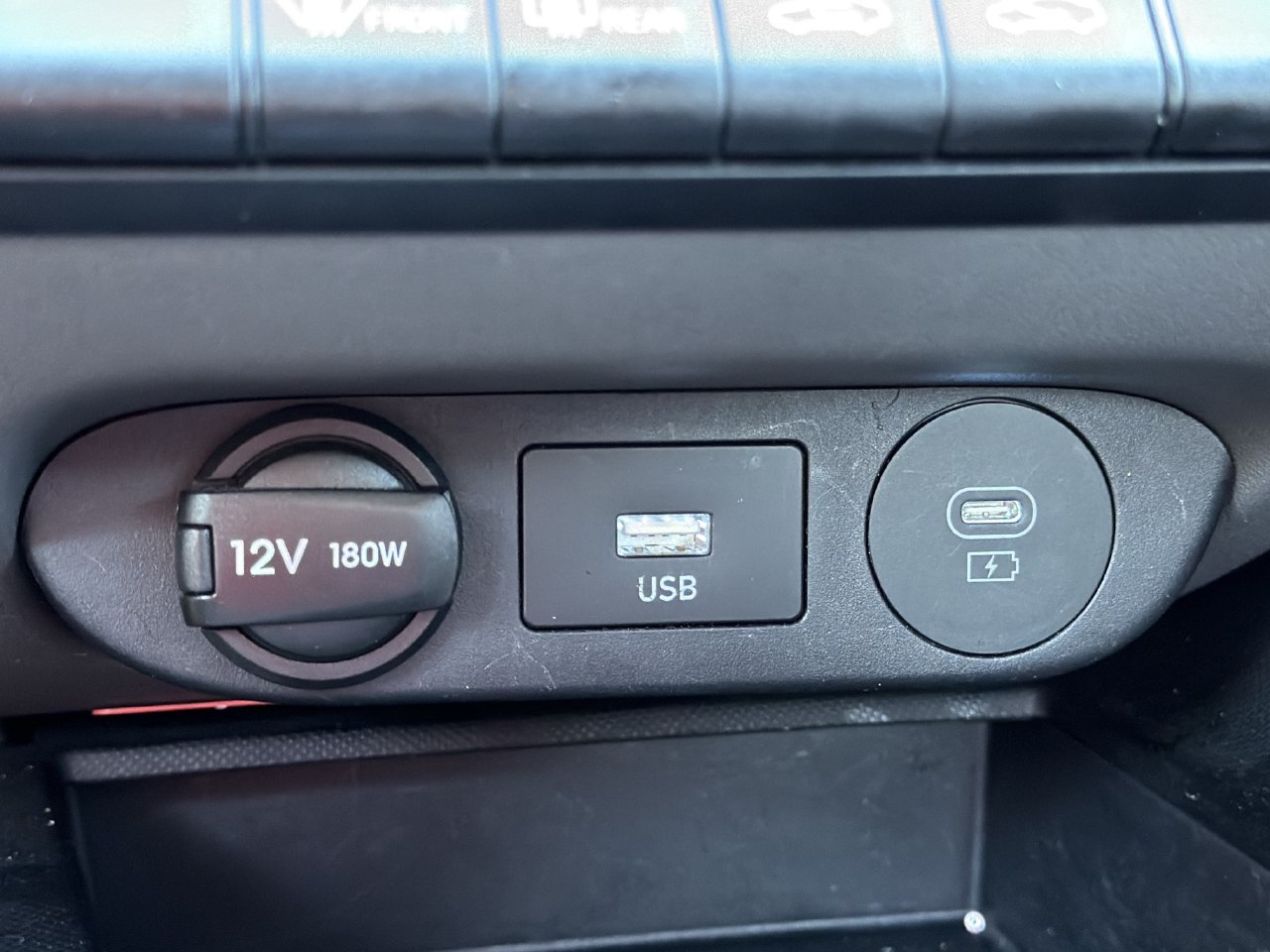 Used 2024 Hyundai Elantra SEL FWD image 6
