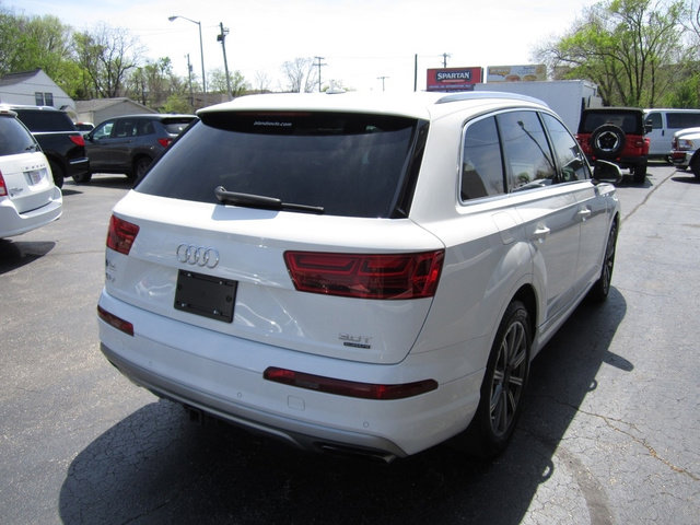 Used 2017 Audi Q7 3.0T Prestige image 4