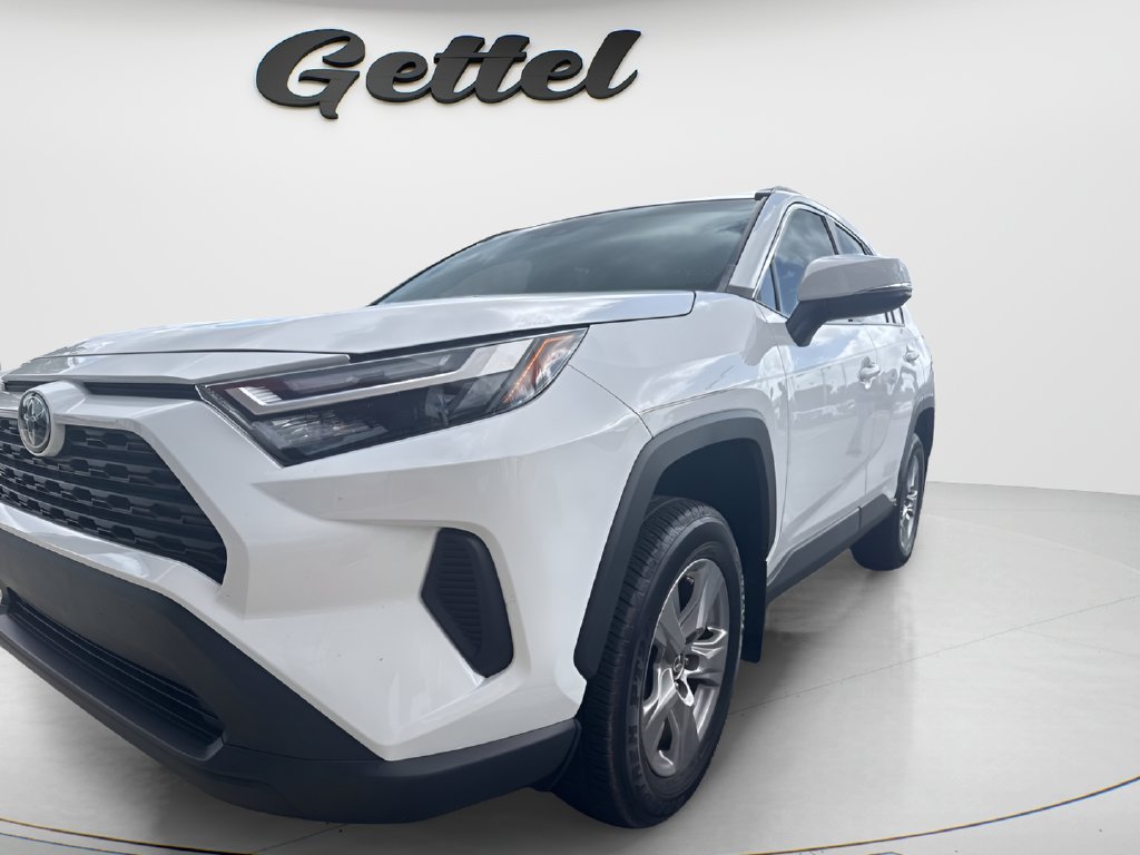 Used 2025 Toyota RAV4 XLE w/ Convenience Package FWD image 2