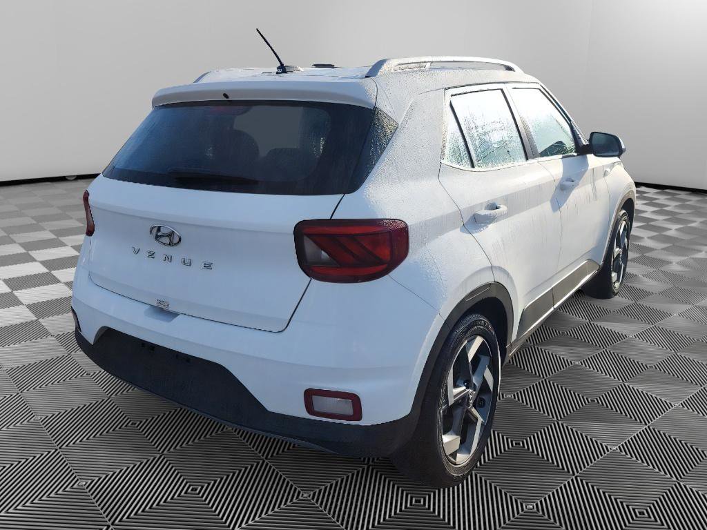 Used 2025 Hyundai Venue SEL image 7