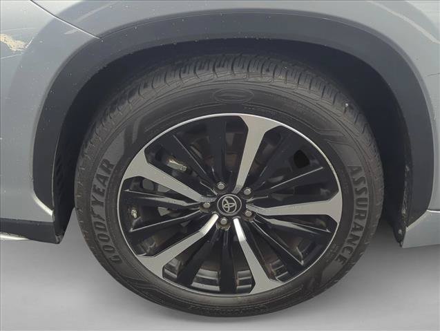 Used 2021 Toyota Highlander XSE FWD image 29