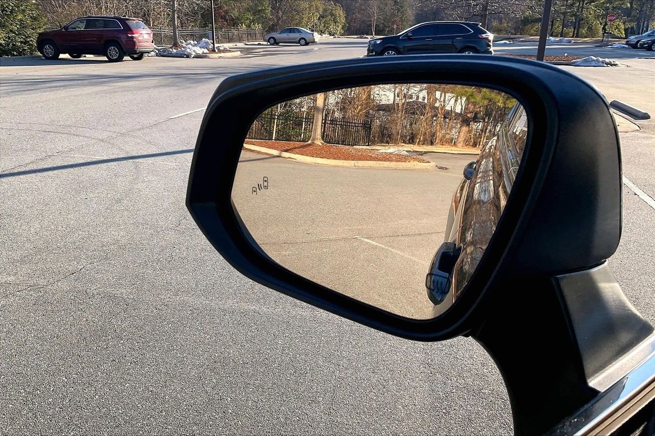 Used 2022 Toyota Highlander XLE image 30