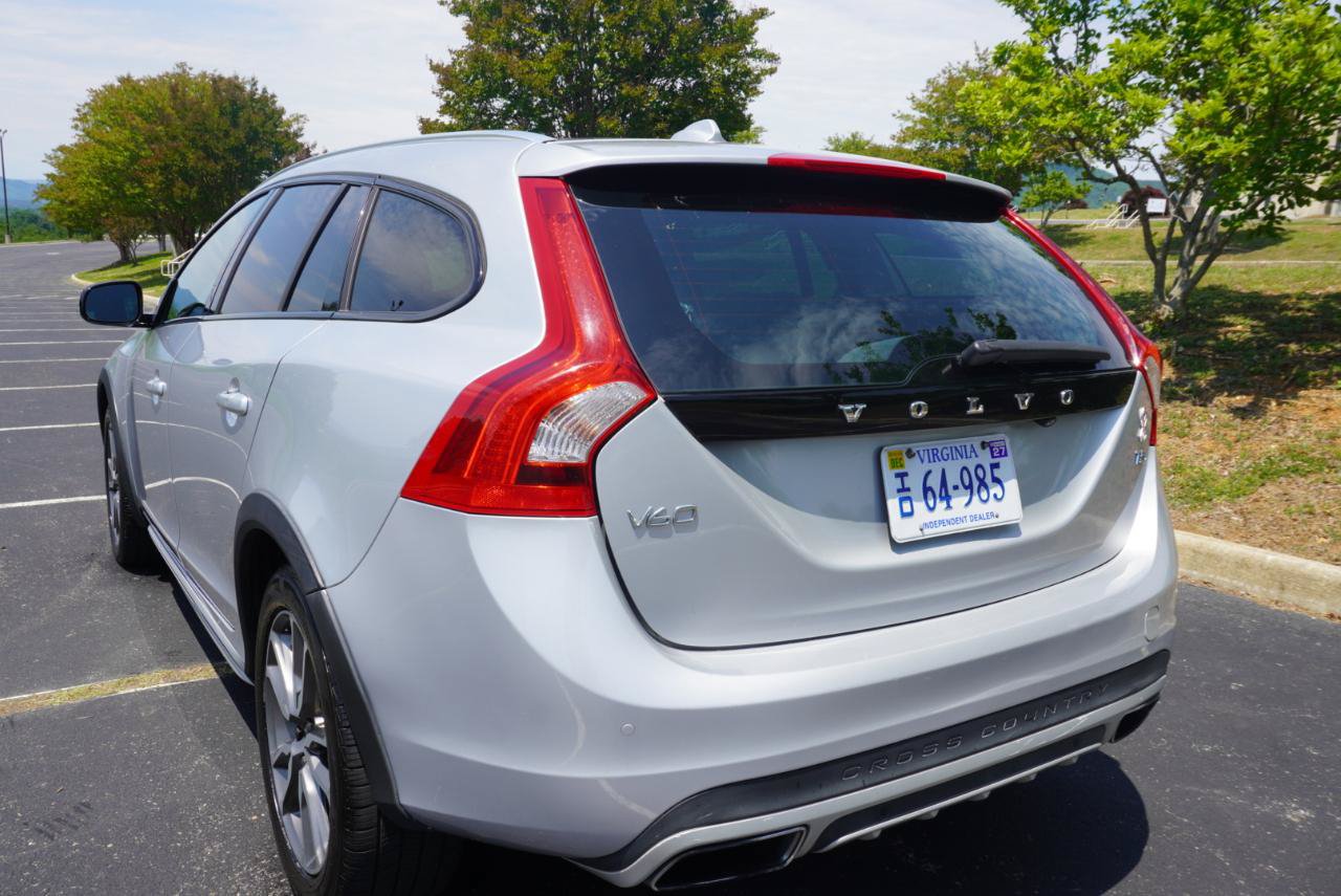 Used 2018 Volvo V60 T5 Cross Country w/ Convenience Package AWD/4WD image 7
