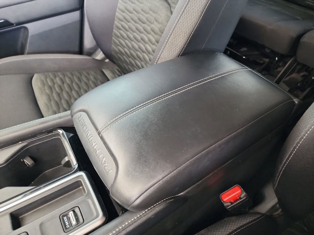 Used 2022 Nissan Pathfinder SV FWD image 33