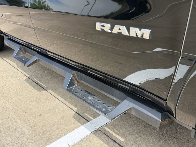 Used 2019 RAM 1500 Laramie AWD/4WD image 10