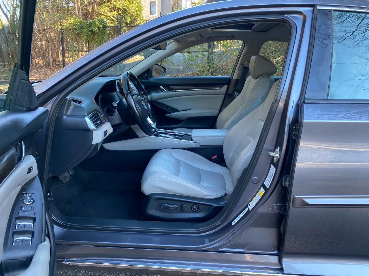 Used 2018 Honda Accord EX-L image 15