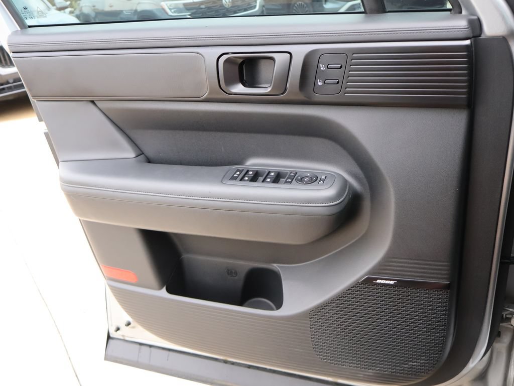 Used 2025 Hyundai Santa Fe Calligraphy FWD image 42