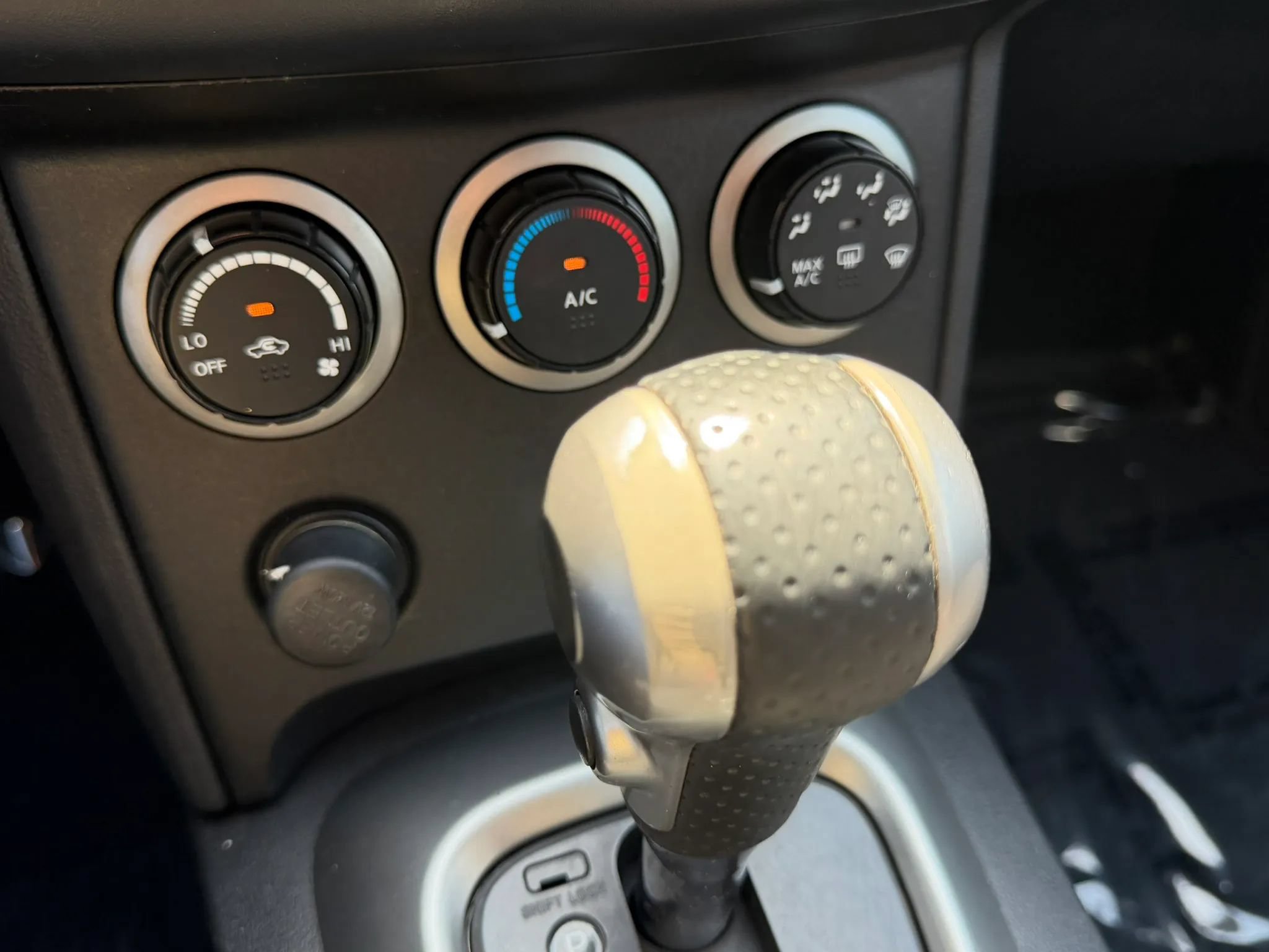 Used 2010 Nissan Rogue SL AWD/4WD image 14