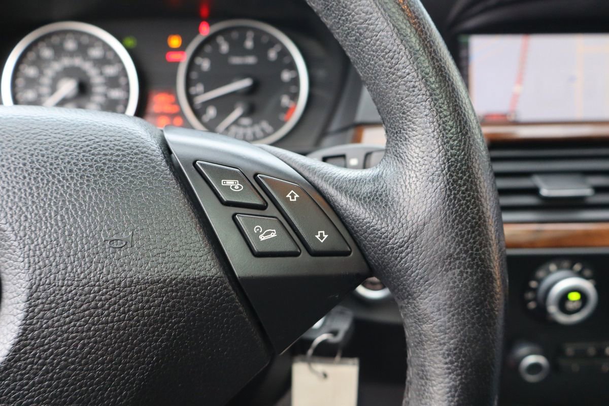 Used 2010 BMW 535i xDrive Wagon image 15