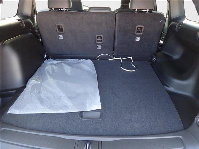 New 2025 Jeep Grand Cherokee Altitude image 8