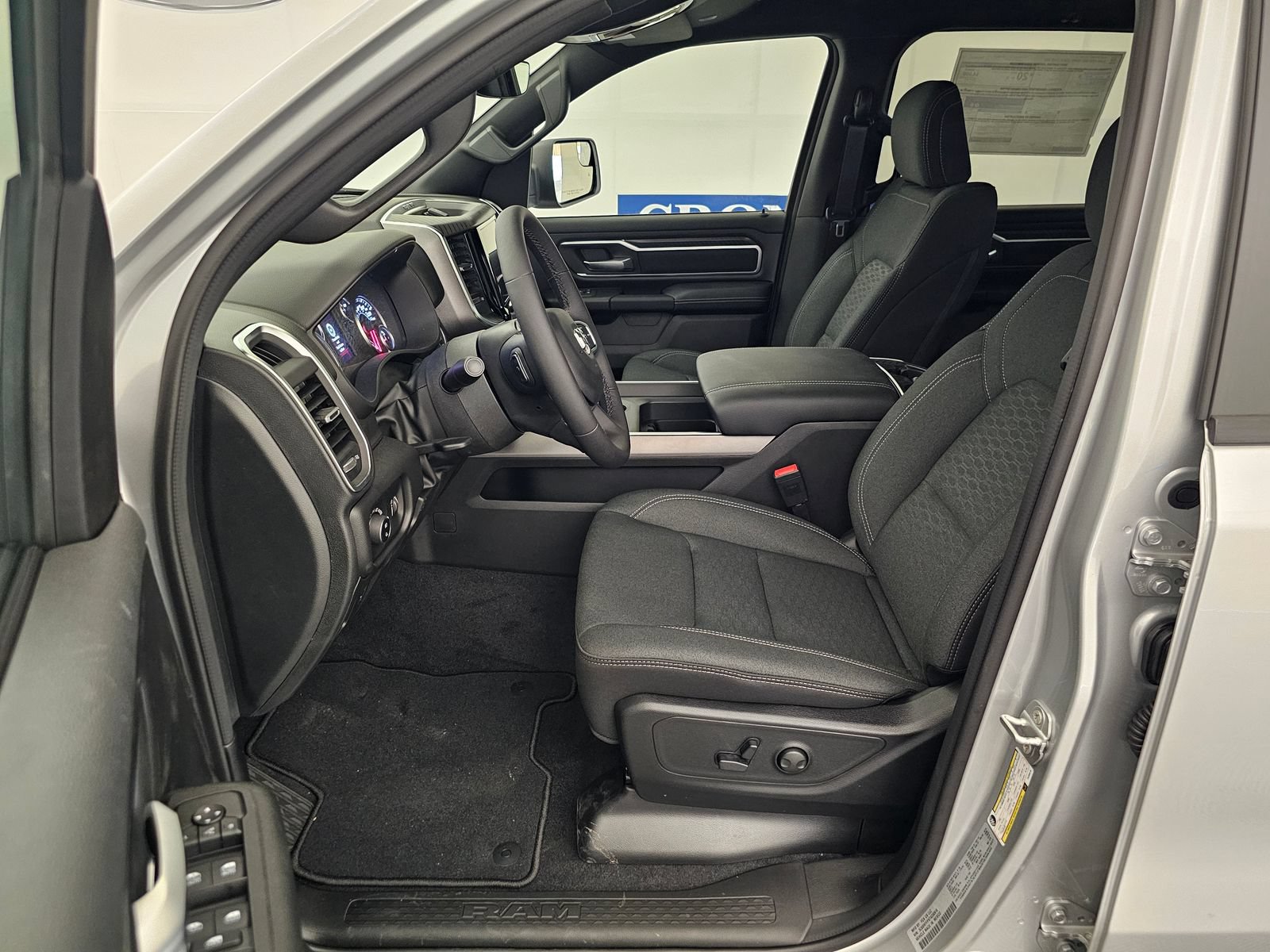 New 2026 RAM 1500 Big Horn AWD/4WD image 4