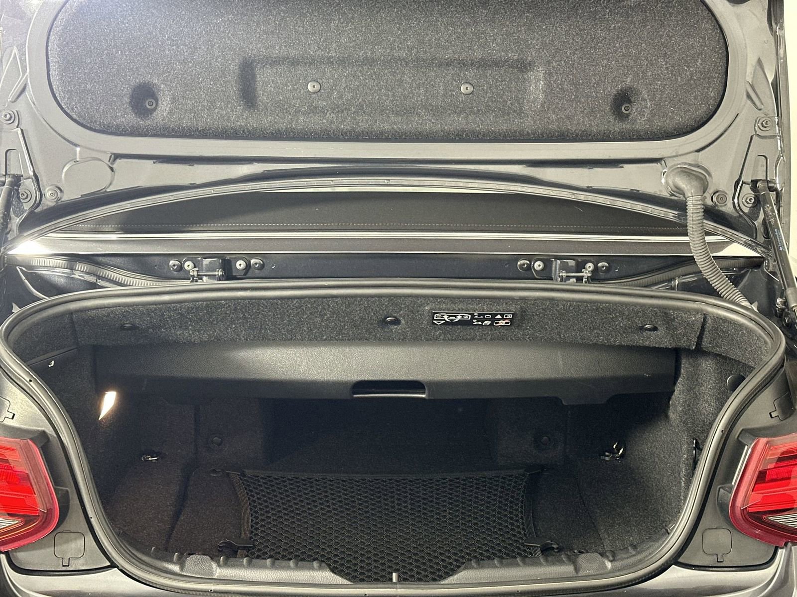 Used 2018 BMW 230i xDrive Convertible image 24