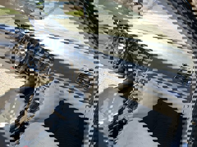 Used 2015 Volkswagen Golf S image 29