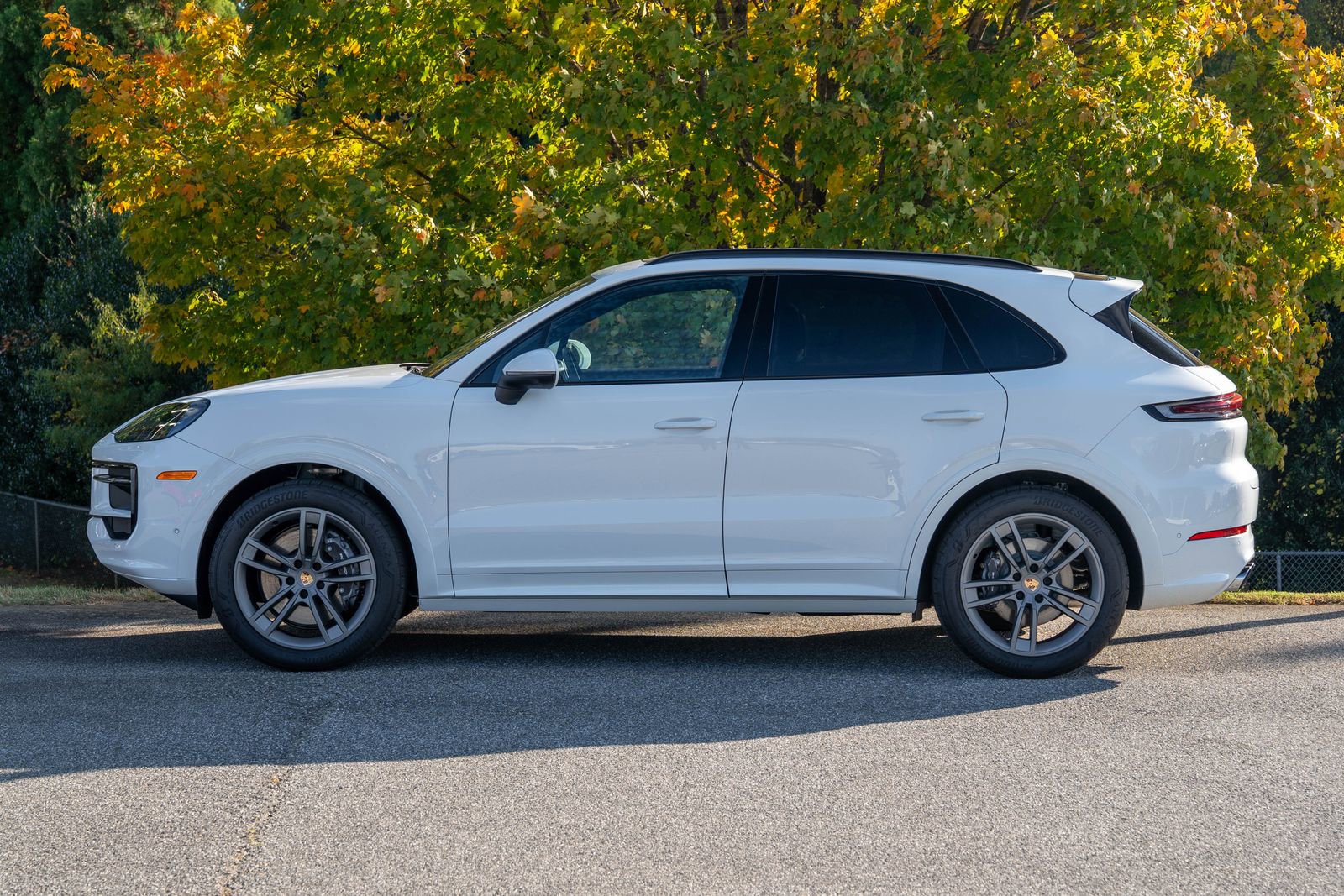 Certified 2025 Porsche Cayenne image 2