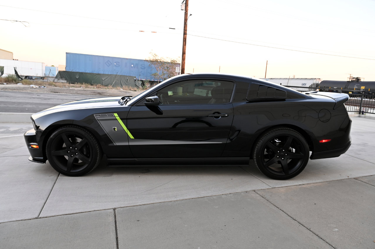 Used 2012 Ford Mustang GT Premium w/ HID Headlamps & Security Pkg image 4
