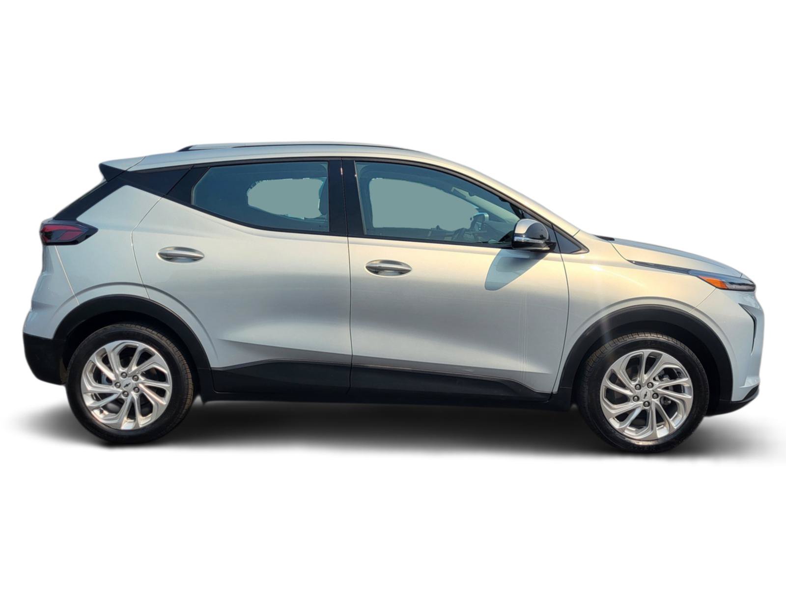 Used 2023 Chevrolet Bolt EUV LT FWD image 2