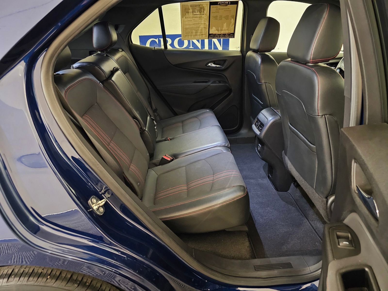 Used 2022 Chevrolet Equinox RS w/ Infotainment Package image 35