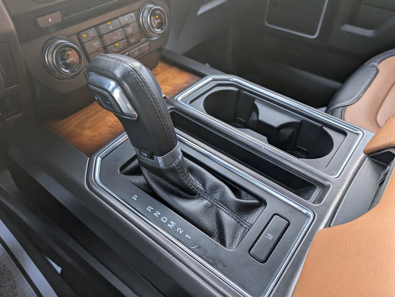 Used 2016 Ford F150 Limited w/ Trailer Tow Package image 29