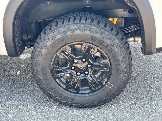 New 2025 Chevrolet Silverado 1500 ZR2 w/ Technology Package image 13