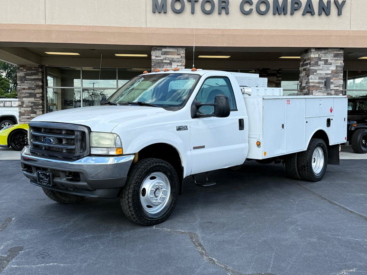 Used 2004 Ford F450 4x4 Regular Cab Super Duty image 1