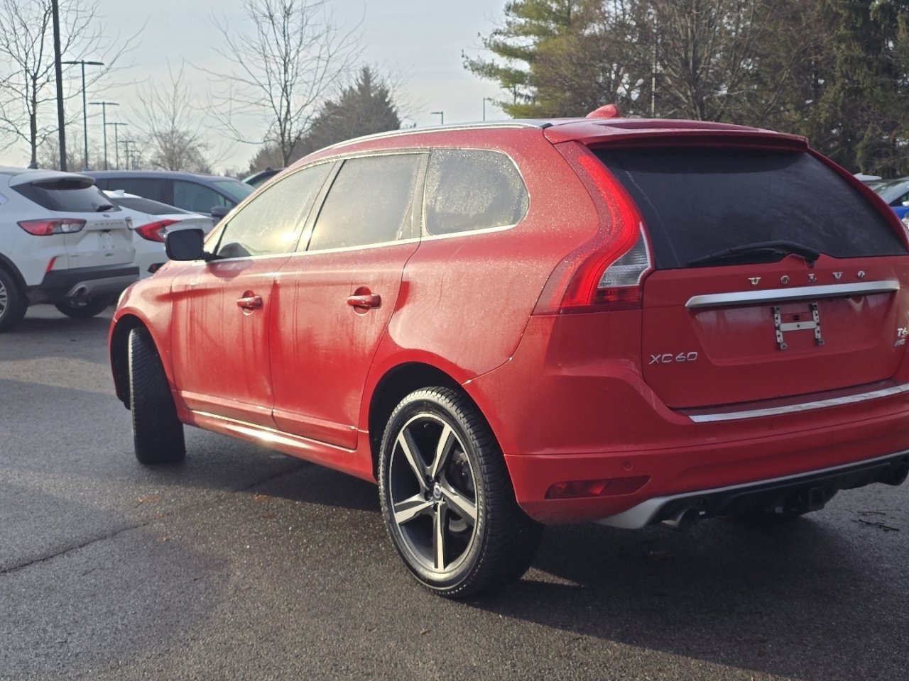 Used 2016 Volvo XC60 T6 R-Design image 4