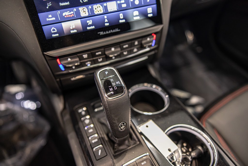 Used 2023 Maserati Quattroporte Modena Q4 AWD/4WD image 31