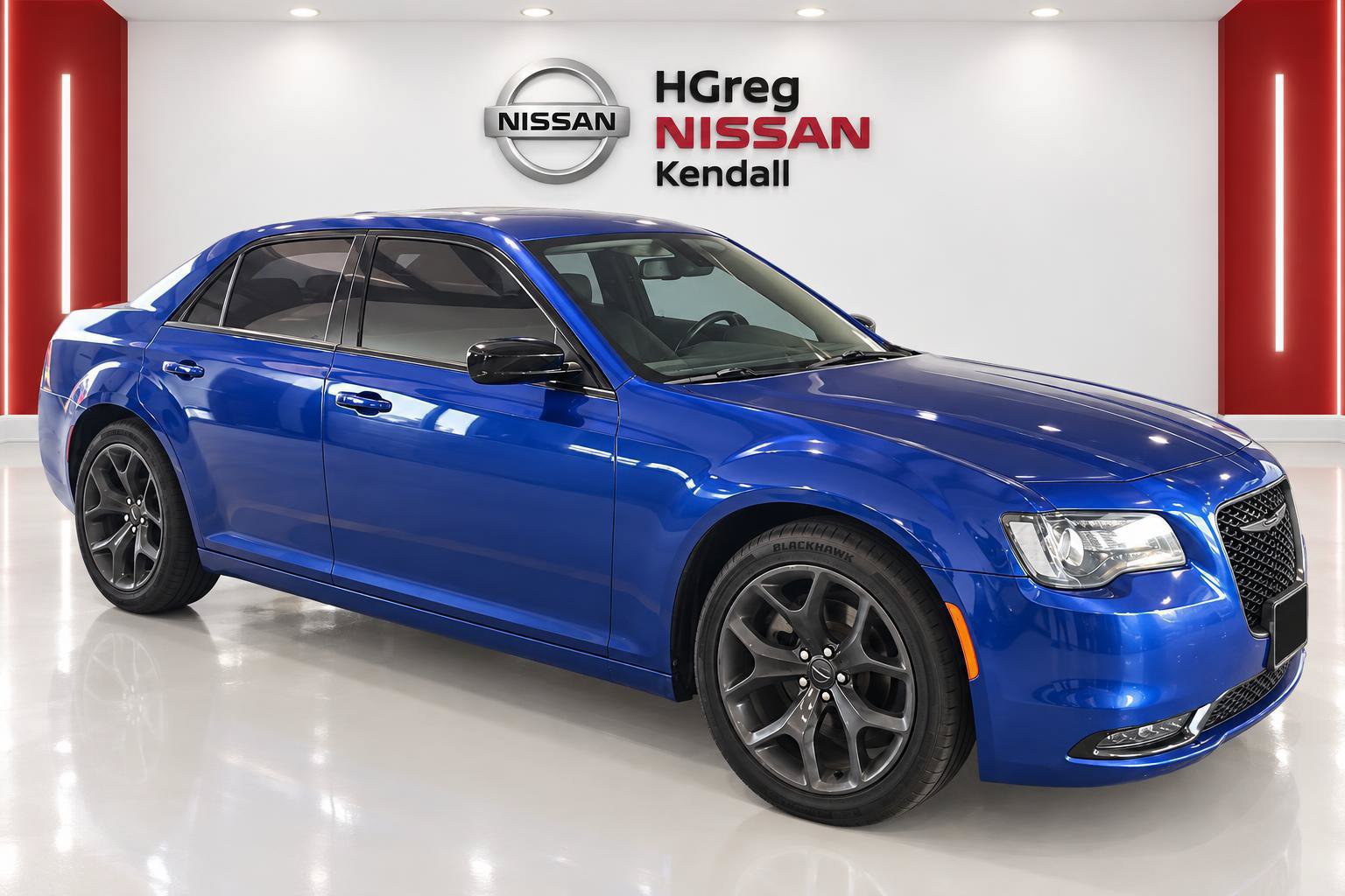 Used 2021 Chrysler 300 Touring w/ Sport Appearance Package RWD image 3