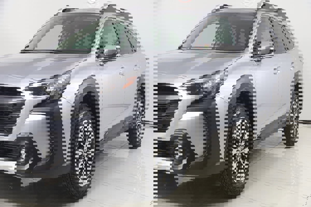 Used 2025 Subaru Outback Touring XT image 56