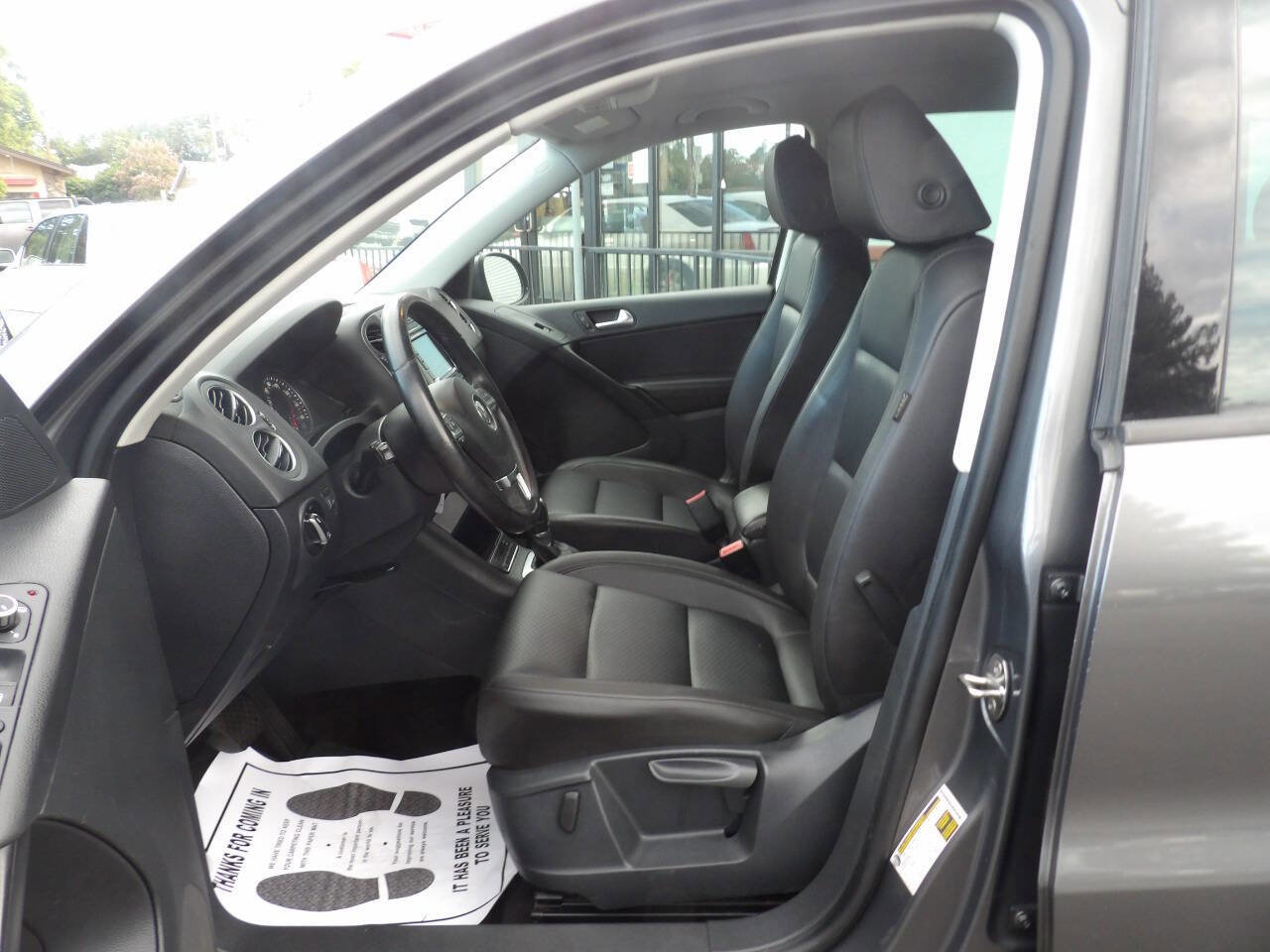 Used 2015 Volkswagen Tiguan SE image 7