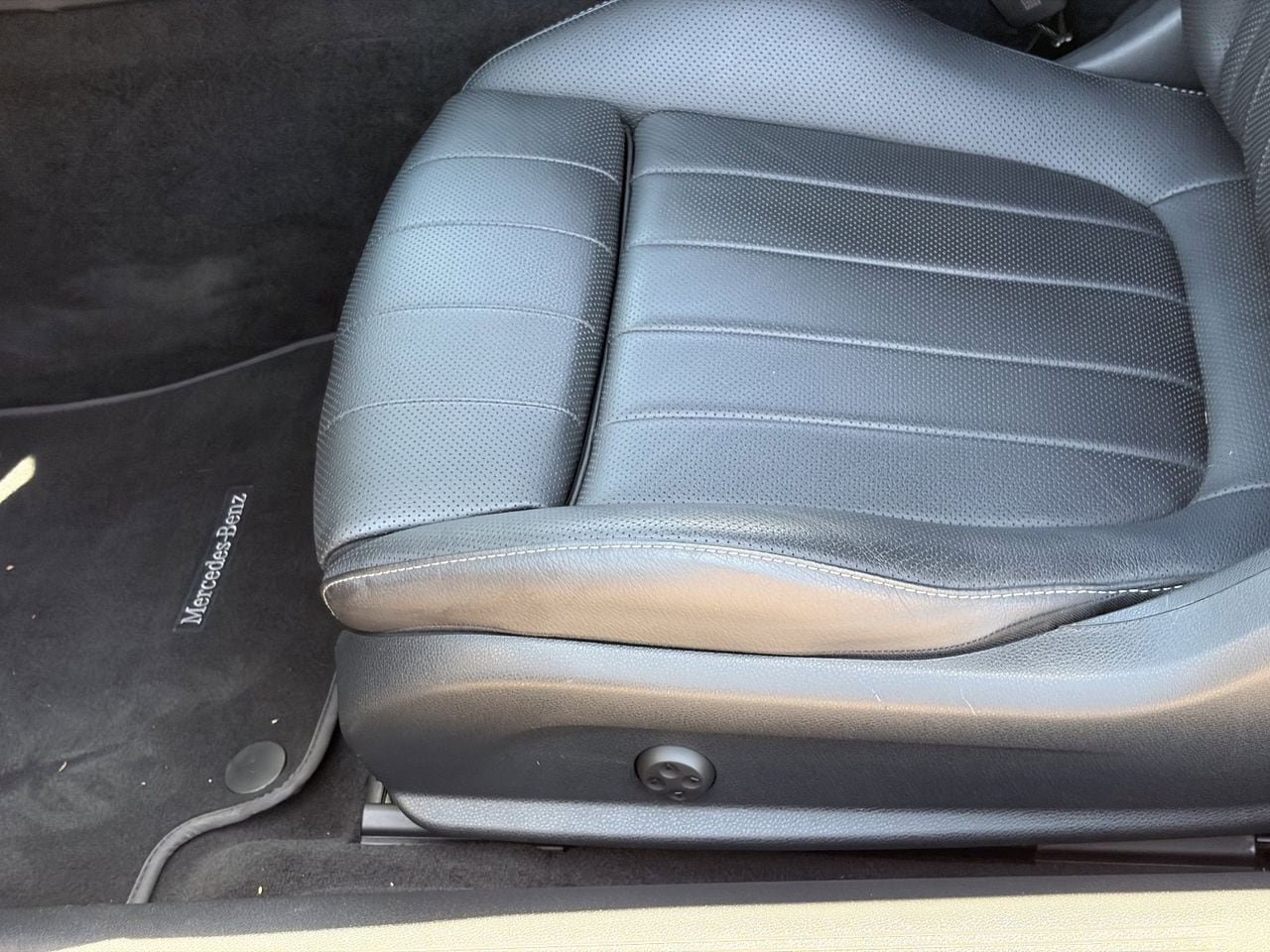Used 2023 Mercedes-Benz E 450 4MATIC Cabriolet image 16