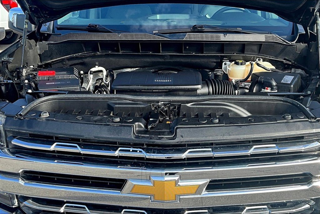 Used 2021 Chevrolet Silverado 1500 LTZ AWD/4WD image 9