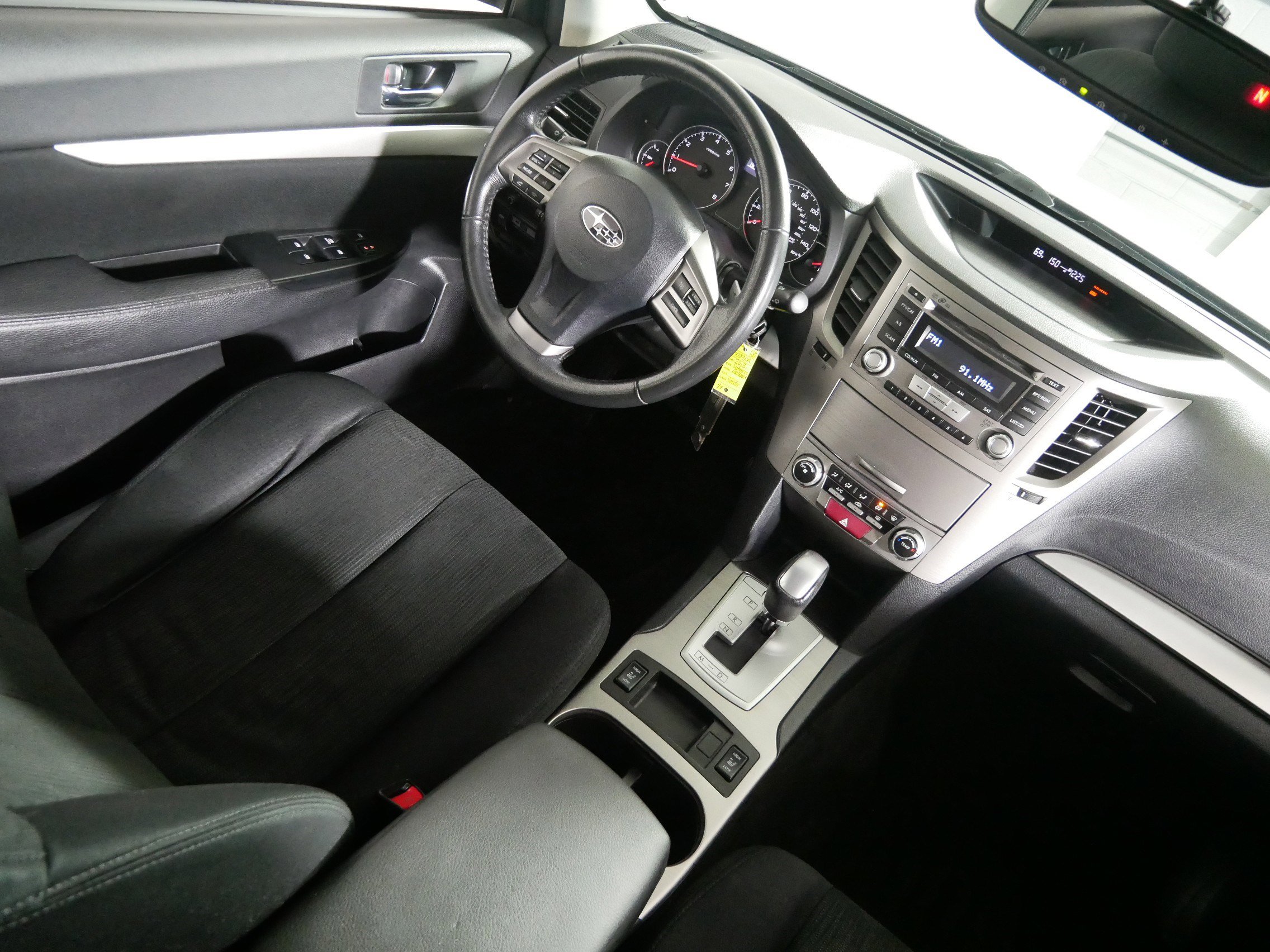 Used 2013 Subaru Outback 2.5i Premium AWD/4WD image 9