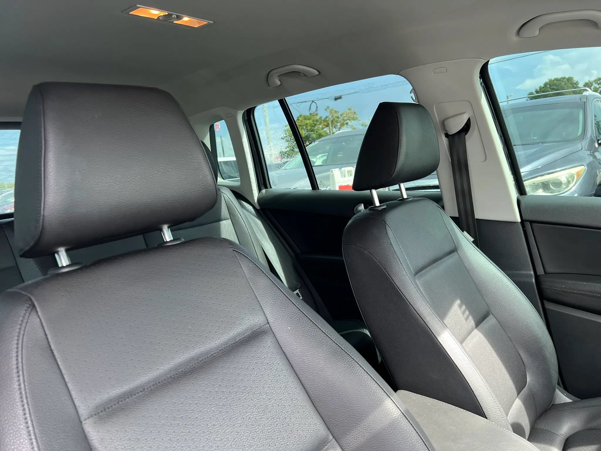 Used 2017 Volkswagen Tiguan S FWD image 18