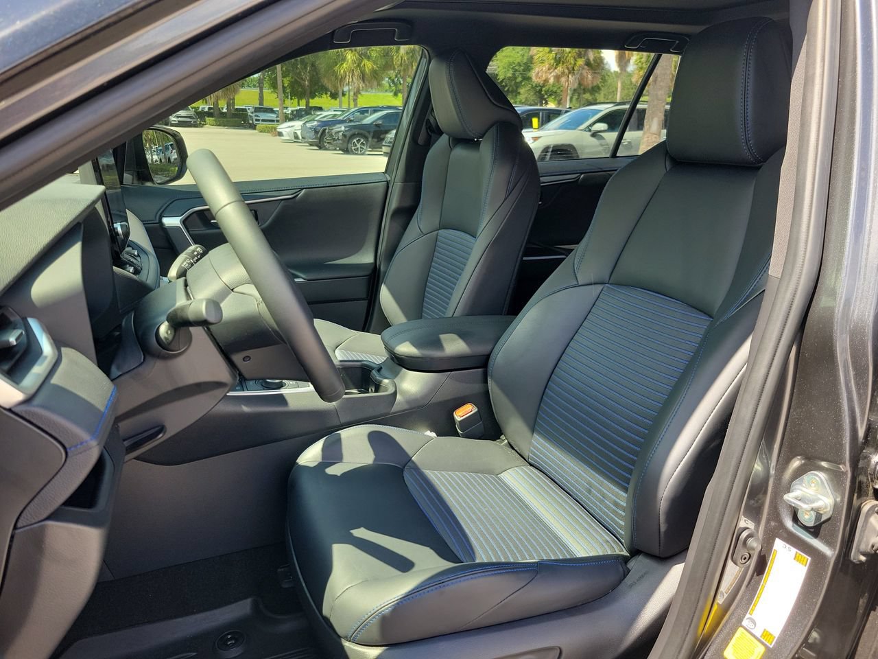 Used 2024 Toyota RAV4 XSE AWD/4WD image 17