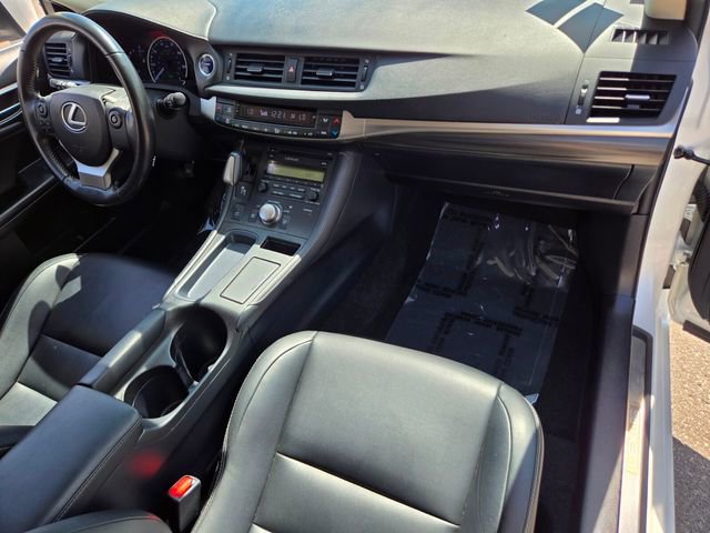 Used 2016 Lexus CT 200h w/ Accessory Package 2 image 21