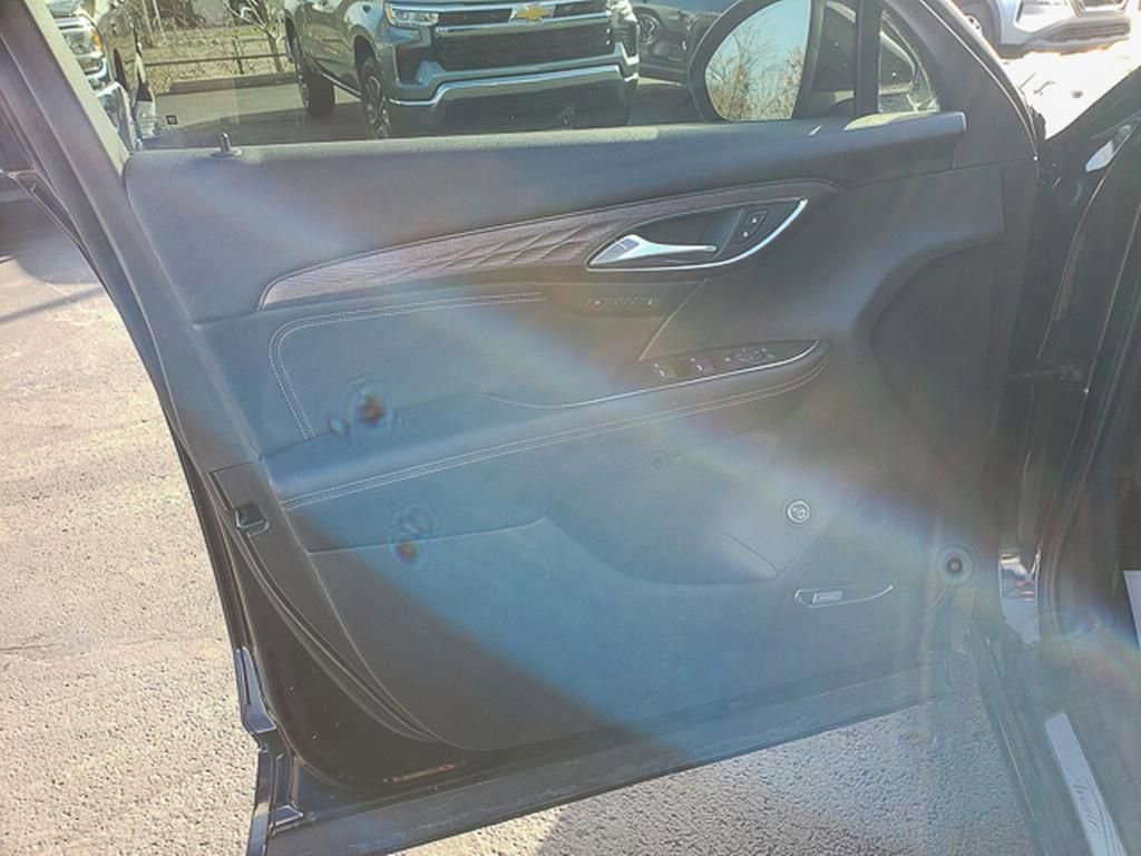 Used 2023 Buick Envision Avenir image 9