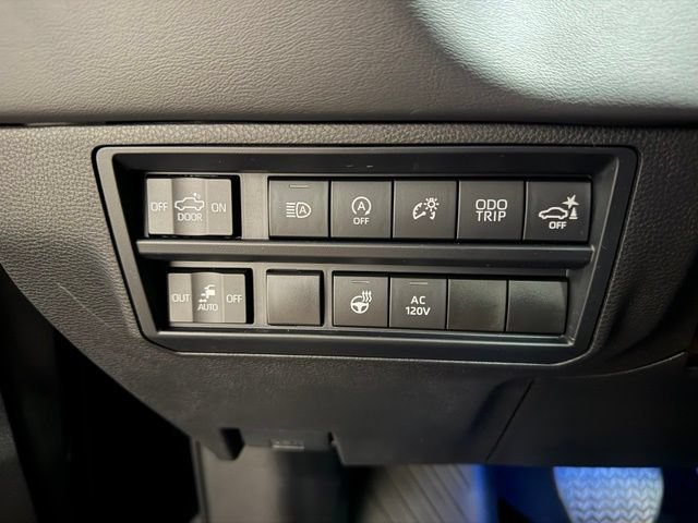 Used 2023 Toyota Tundra Platinum AWD/4WD image 39