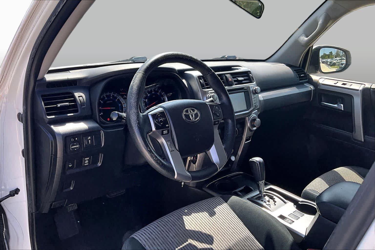 Used 2017 Toyota 4Runner SR5 RWD image 17