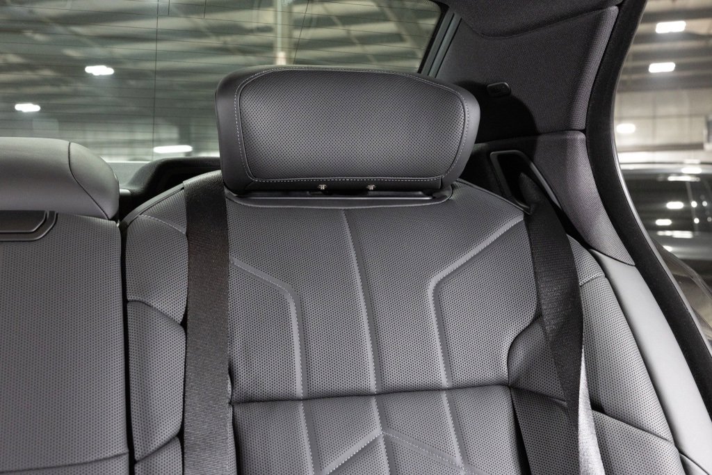 Used 2025 BMW i7 xDrive60 image 27