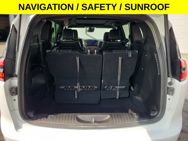 Used 2025 Chrysler Pacifica Limited FWD image 29